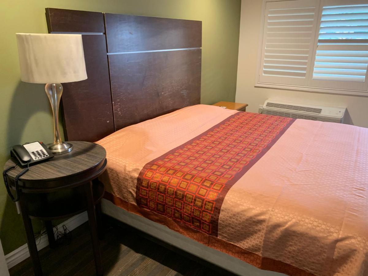 Desert Inn Motel Corona Eksteriør billede