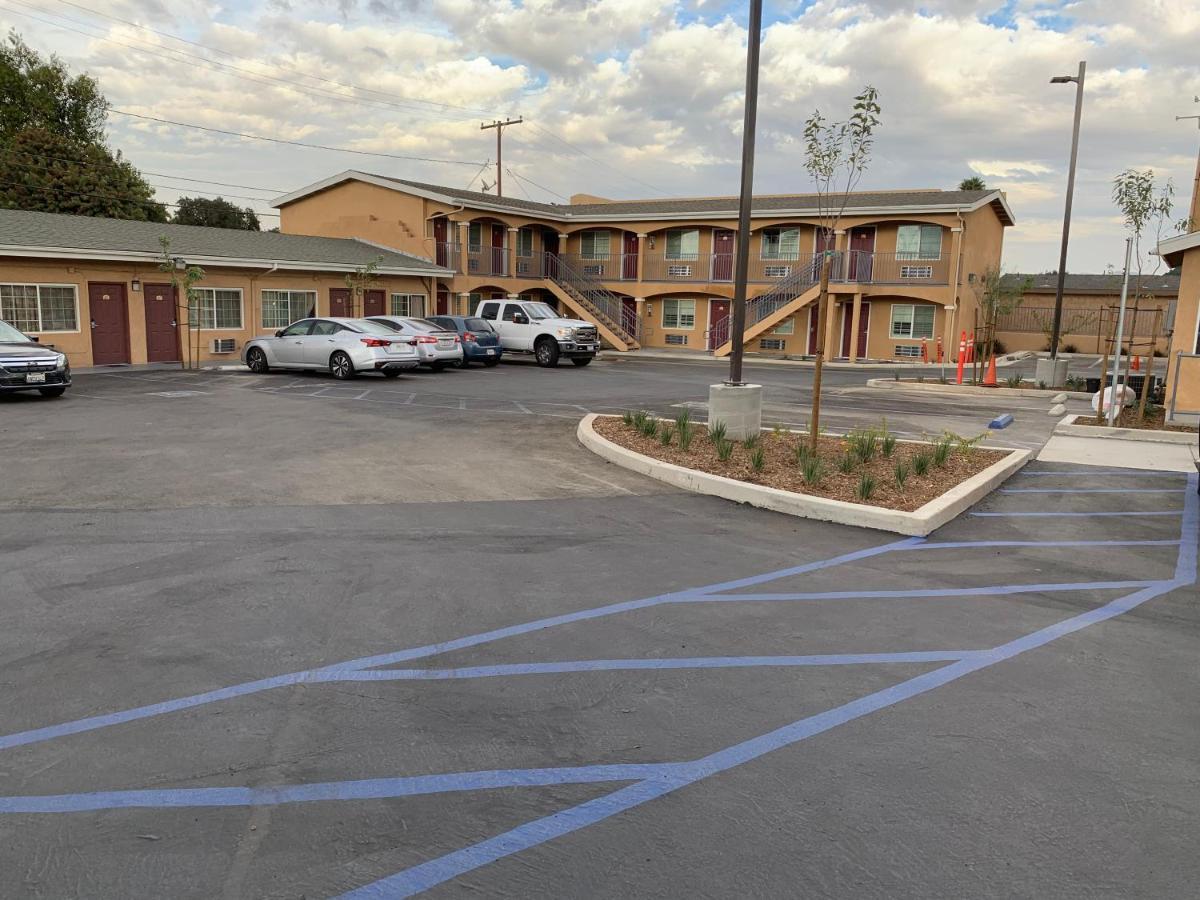 Desert Inn Motel Corona Eksteriør billede