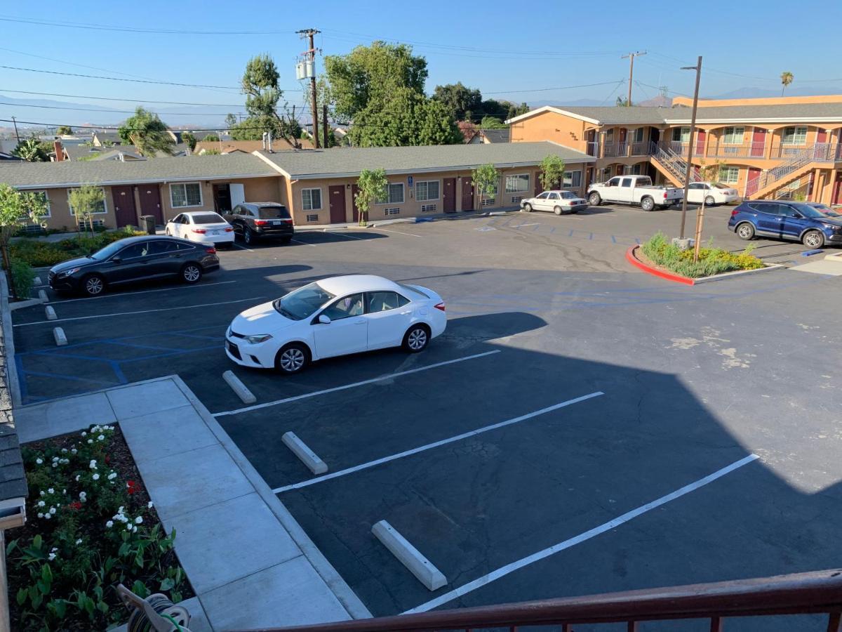 Desert Inn Motel Corona Eksteriør billede