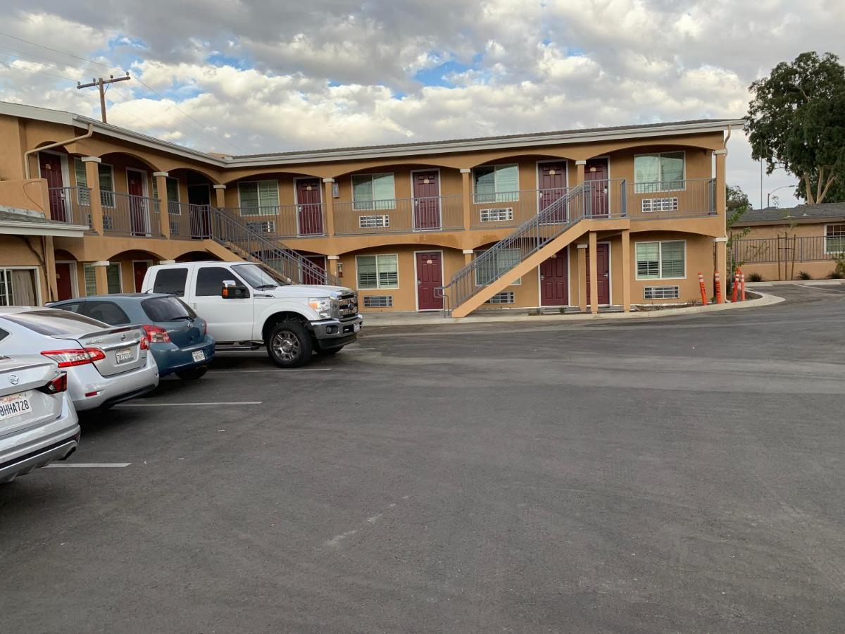 Desert Inn Motel Corona Eksteriør billede