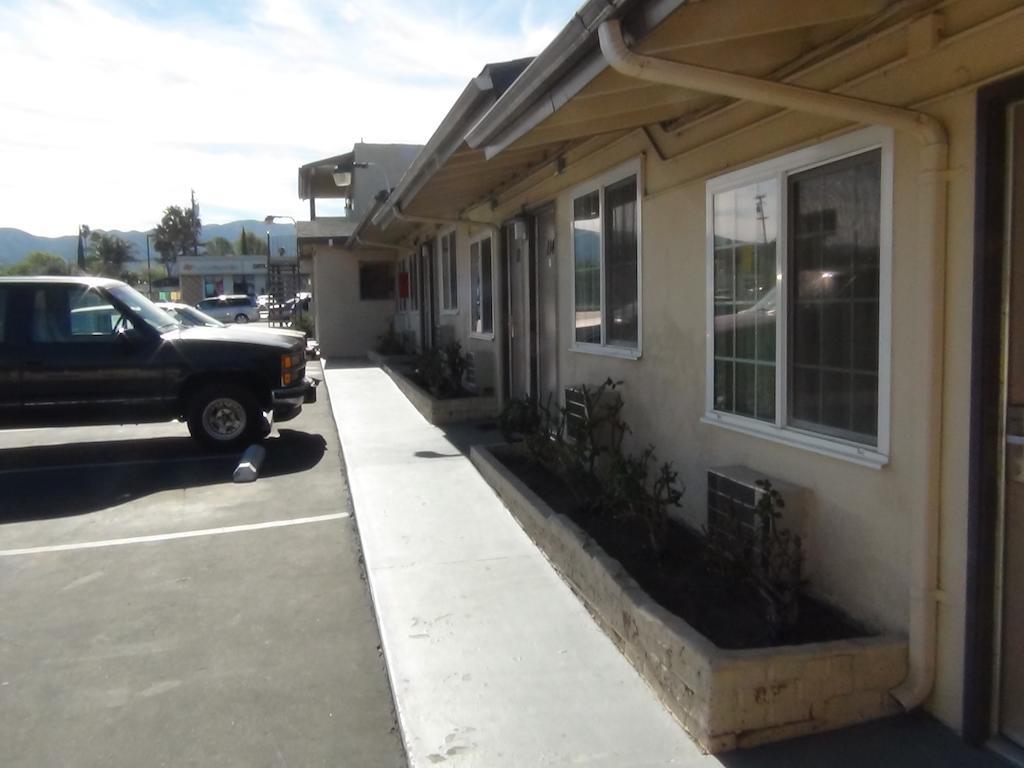 Desert Inn Motel Corona Eksteriør billede